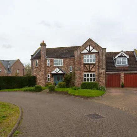 Buy this 4 bed house on The Willows in Howden, DN14 7GD
