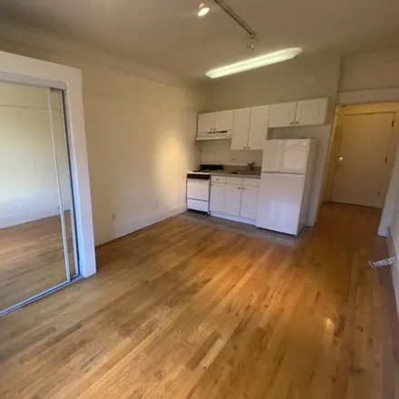 Image 1 - The Raymond, 1461 Alice Street, Oakland, CA 94616, USA - Apartment for rent