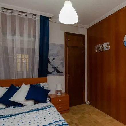 Image 2 - BBVA, Vía Complutense, 28807 Alcalá de Henares, Spain - Room for rent