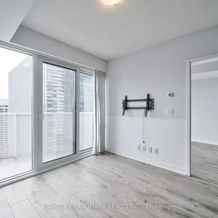 Image 4 - 88 Harbour Street, Old Toronto, ON M5J 0B5, Canada - Apartment for rent