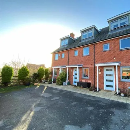Buy this 3 bed townhouse on Graces Field in Rodborough, GL5 4EN