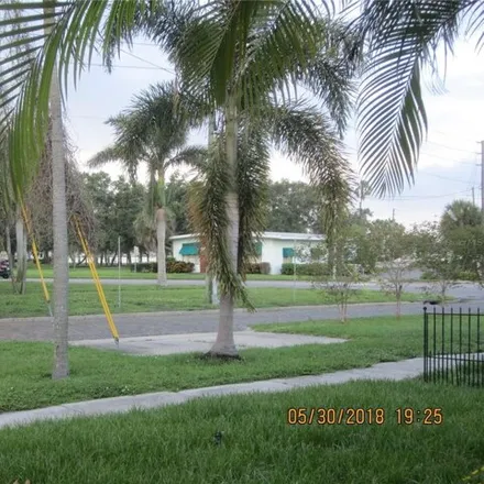 Image 2 - 7449 1st Avenue North, Saint Petersburg, FL 33710, USA - House for rent