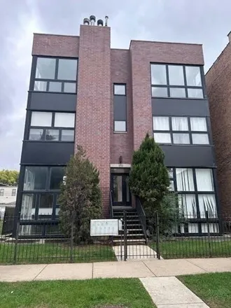 Rent this 3 bed condo on 450 East Bowen Avenue in Chicago, IL 60653