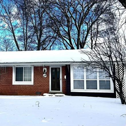 Rent this 3 bed house on 580 Flanders Lane in Grayslake, IL 60030