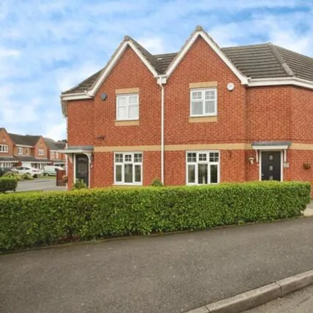 Buy this 3 bed duplex on Rosemary Way in Nuneaton, CV10 7ST