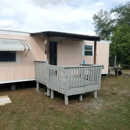 Buy this 2 bed house on 5385 South Knobhill Terrace in Homosassa Springs, FL 34446