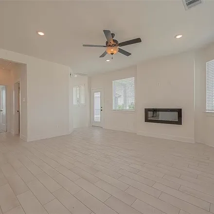 Rent this 3 bed apartment on unnamed road in Harris County, TX 77433