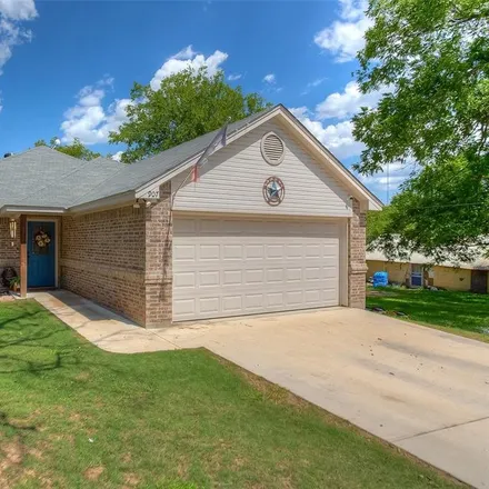 Buy this 3 bed house on 907 East 1st Street in Weatherford, TX 76086