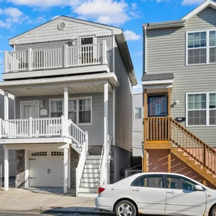 Buy this 3 bed house on 27 Fairmount Terrace in Atlantic City, NJ 08401