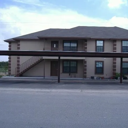 Rent this 3 bed condo on 300 West Gibbs Street in Del Rio, TX 78840