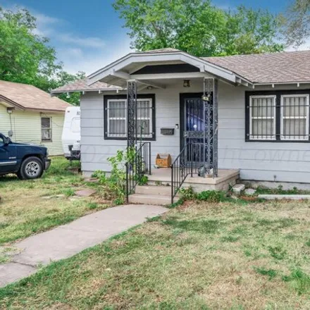 Buy this 2 bed house on 817 South Maryland Street in Amarillo, TX 79106