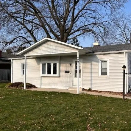 Buy this 2 bed house on 413 Dwight Street in Kewanee, IL 61443