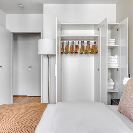 Rent this 3 bed apartment on Handelskai 100 in 1200 Vienna, Austria