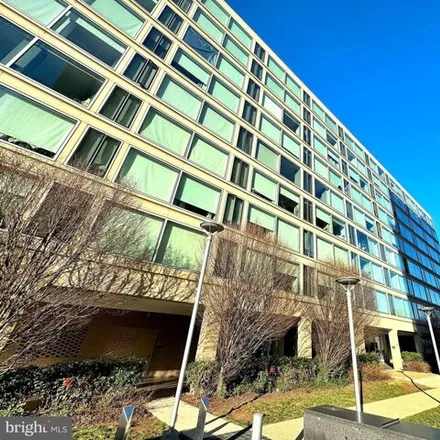 Image 3 - Waterfront Tower, 1101 3rd Street Southwest, Washington, DC 20024, USA - Condo for sale
