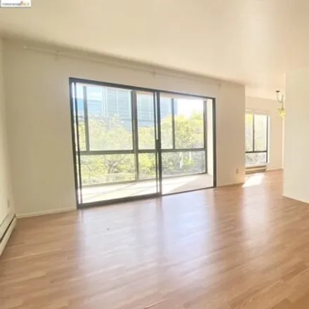 Buy this 1 bed condo on Powell Street in Emeryville, CA 94608