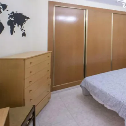 Rent this 4 bed room on Carrer d'Albocàsser in 2, 46020 Valencia