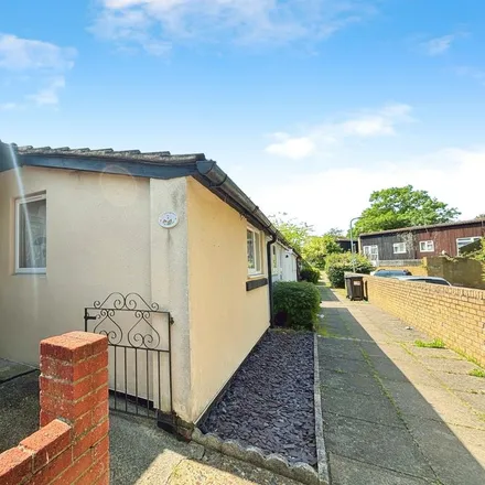 Rent this 1 bed room on High Road in Basildon, SS16 6LS