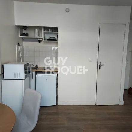 Rent this 1 bed apartment on 17 Rue de Saint-Genès in 33000 Bordeaux, France