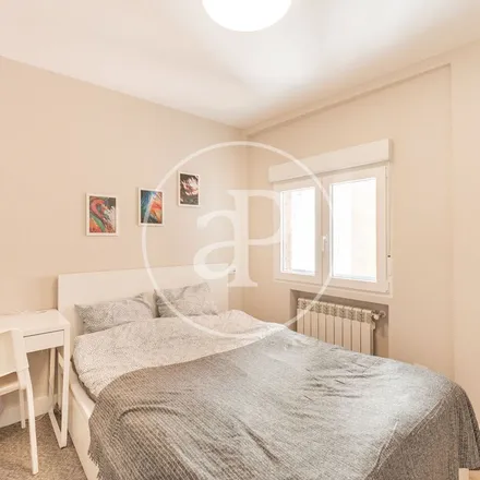 Image 7 - Calle Antonio Toledano, 17, 28028 Madrid, Spain - Apartment for rent