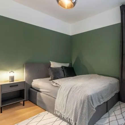 Rent this 5 bed room on Rudolf-von-Gneist-Gasse 1 in 10785 Berlin, Germany