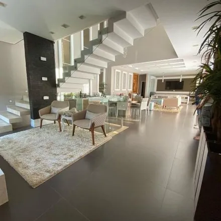 Buy this 5 bed house on Rua Alcides Otoboni Beraldi in Torres de São José, Jundiaí - SP