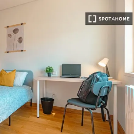 Rent this 6 bed room on Rua de Marques Marinho 4b in 4099-013 Porto, Portugal