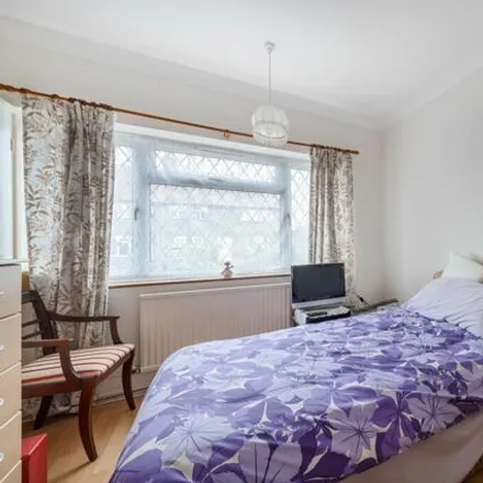 Image 5 - 11 Middle Lane, Epsom, KT17 1DP, United Kingdom - Duplex for sale