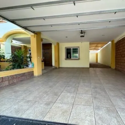 Rent this 3 bed house on Calle Aquitania in Montecarlo, 80054 Culiacán