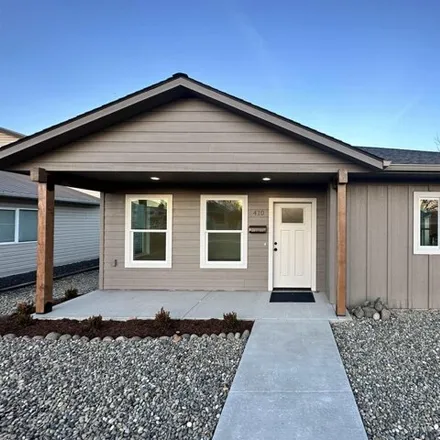 Buy this 2 bed house on 420 10th Street in Clarkston, WA 99403