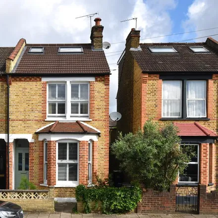 Rent this 3 bed duplex on Bromley Crescent in Bromley Park, London