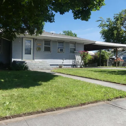 Buy this 3 bed house on 635 8th Street in Clarkston, WA 99403