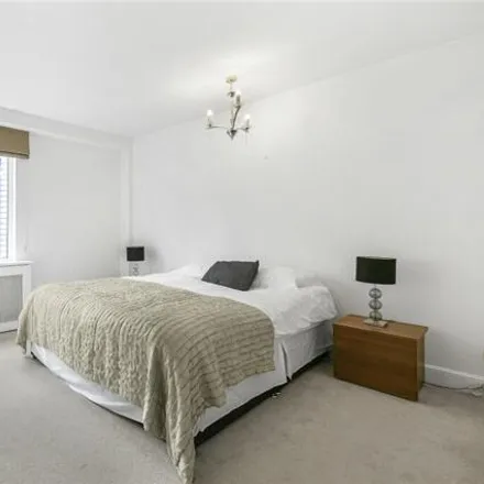 Image 9 - Walpole House, 10 Weymouth Street, East Marylebone, London, W1B 1NL, United Kingdom - Room for rent