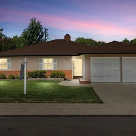 Buy this 3 bed house on 1525 Ardmor Ave in Modesto, California