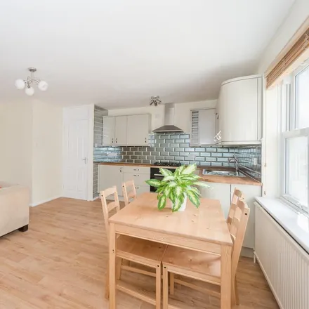 Rent this 2 bed apartment on Angel Pavement in 33 St Clements Street, Oxford