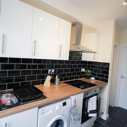 Image 2 - Woodhouse Road, Doncaster, DN2 4DF, United Kingdom - House for rent