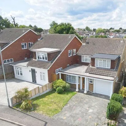 Rent this 4 bed house on Great Oaks in Grange Hill, Chigwell