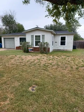 Image 4 - 1501 East Corpus Christi Street, Beeville, TX 78102, USA - House for sale