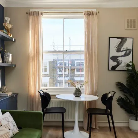 Rent this 1 bed apartment on 28 Stanlake Road in London, W12 7HP