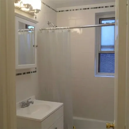 Image 5 - 140-30 Ash Avenue, New York, NY 11355, USA - Apartment for rent