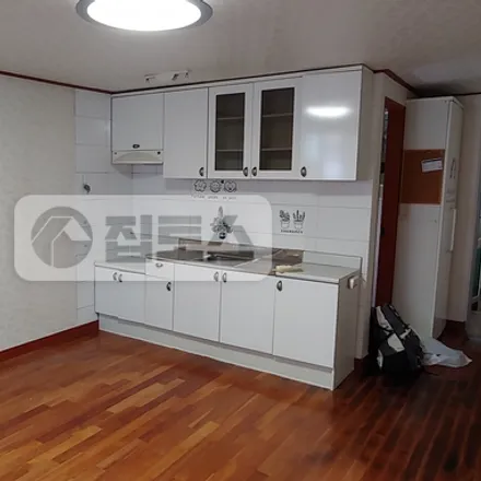 Rent this studio apartment on 서울특별시 서초구 양재동 9-31