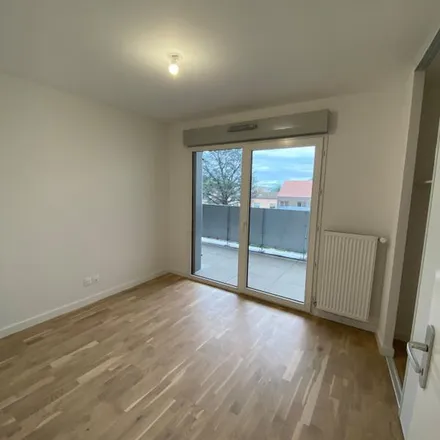 Image 7 - 5 Rue de la Venne, 69170 Tarare, France - Apartment for rent