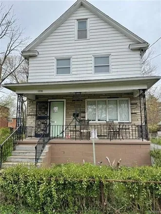 Buy this 4 bed house on 2817 10th Street in City of Niagara Falls, NY 14305