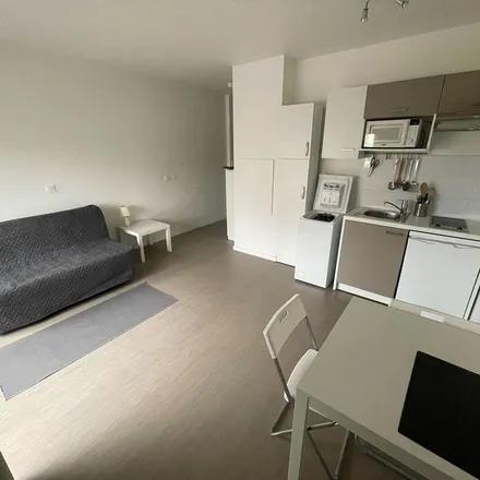 Rent this 1 bed apartment on 5 Avenue Molière in 92600 Asnières-sur-Seine, France