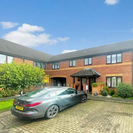 Buy this 1 bed apartment on 27 Orchard End Avenue in Amersham, HP7 9TA