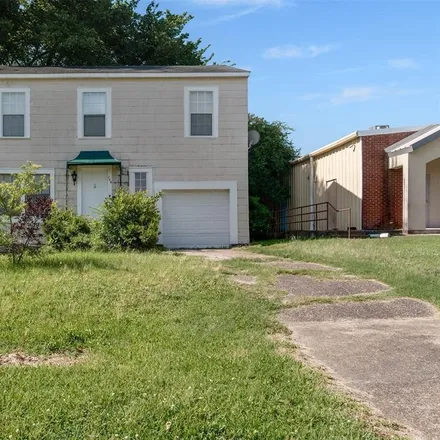 Buy this 3 bed house on 745 Robinson Place in Shreveport, LA 71104