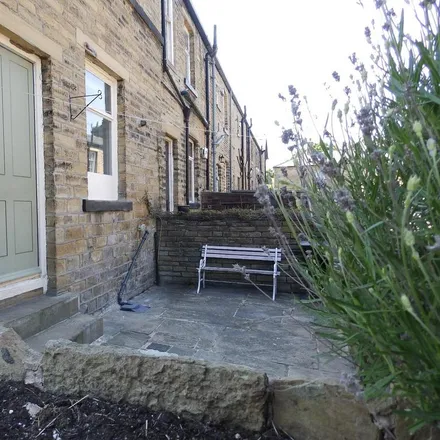 Image 9 - Fern Place, Saltaire Road, Saltaire, BD18 3HD, United Kingdom - Townhouse for rent