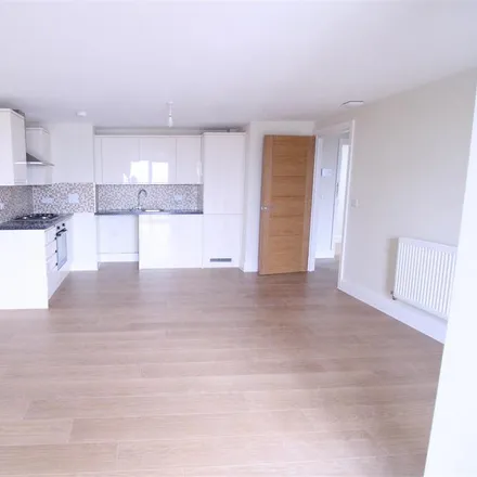Image 2 - Dreams, High Road, Seven Kings, London, IG1 1TR, United Kingdom - Apartment for rent