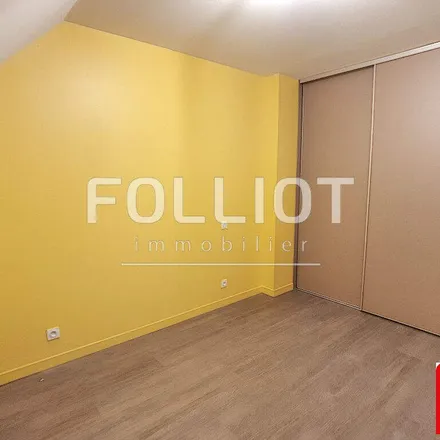 Image 4 - 11 Rue General Millet, 50150 Sourdeval, France - Apartment for rent