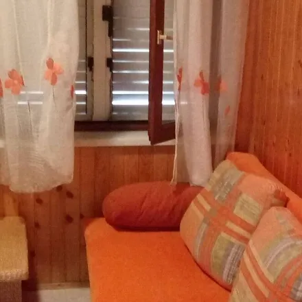 Rent this 1 bed house on 23248 Općina Ražanac