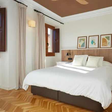 Rent this 3 bed apartment on Citroën in Carrer de Provença, 08001 Barcelona